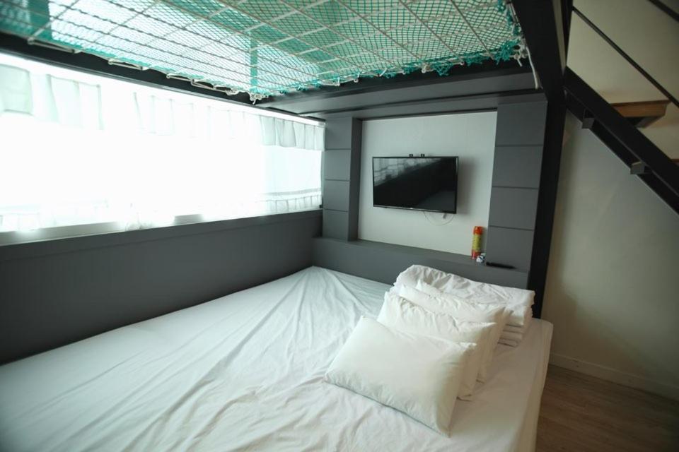 Romantic Ocean Yeosu Bagian luar foto